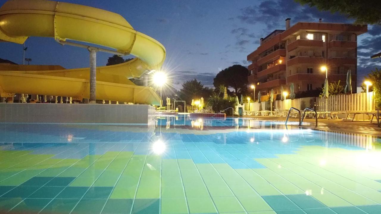 Solemare Hotel E Residence Misano Adriatico Exteriér fotografie