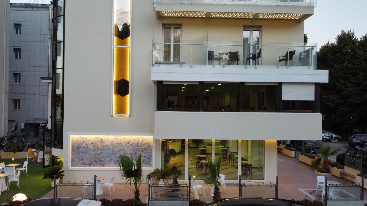 Solemare Hotel E Residence Misano Adriatico Exteriér fotografie